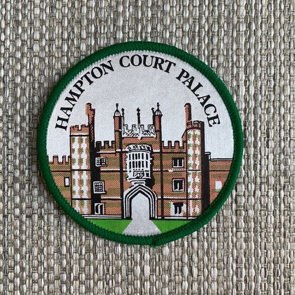 Hampton Court Palace Souvenir Patch - Picture 1 of 4